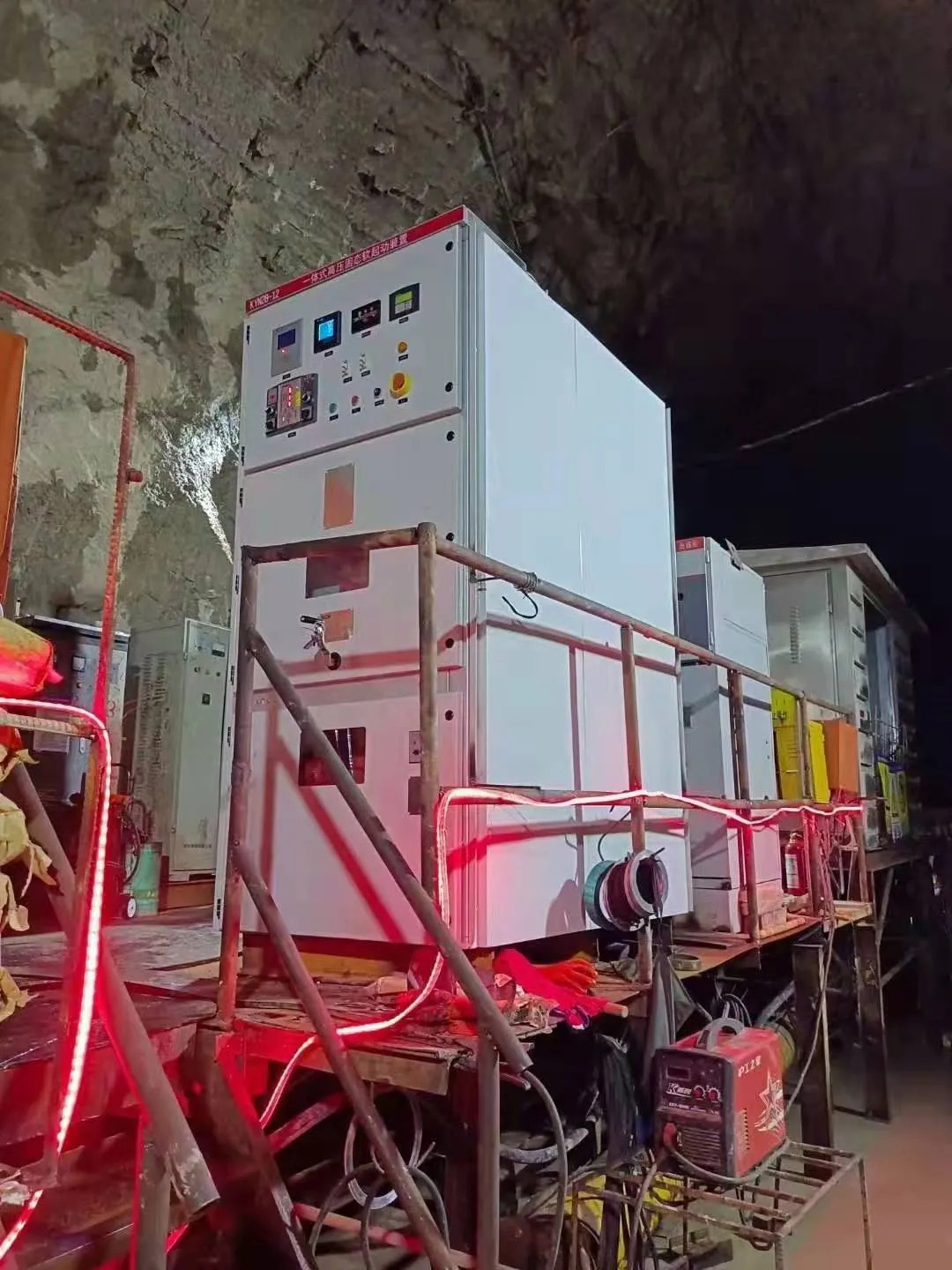 西馳高壓軟起動(dòng)裝置再度出現(xiàn)在重大水利工程現(xiàn)場(圖3)