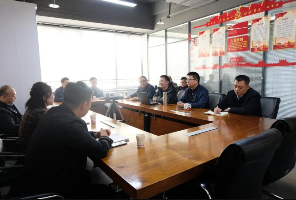 西馳電氣攜手老電工，戰(zhàn)略合作，共謀發(fā)展！(圖1)